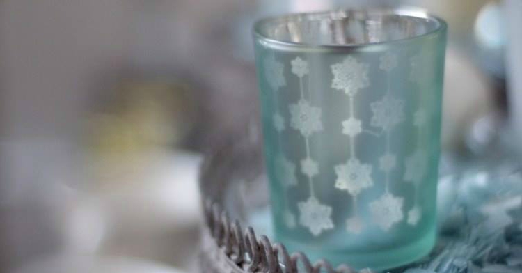 Office Plant Blog_ święta na różowo pastelowe dodatki bożonarodzeniowe